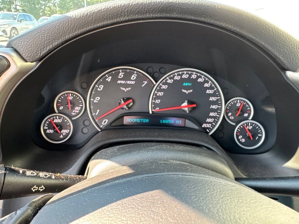 Used 2005 Chevrolet Corvette Coupe w/ Preferred Equipment Group RWD image 24
