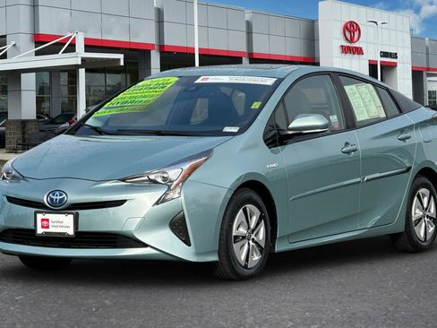 Used 2016 Toyota Prius Four image 8