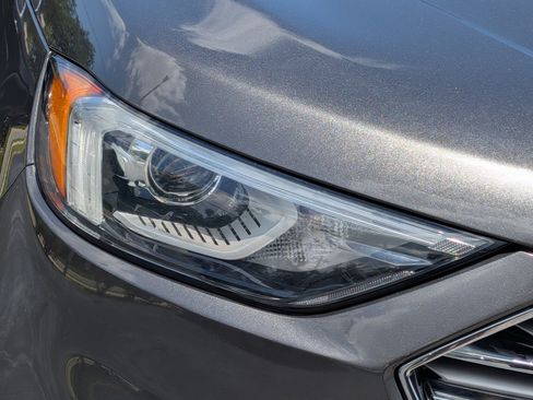 Used 2019 Ford Edge Titanium w/ Cold Weather Package AWD/4WD image 10