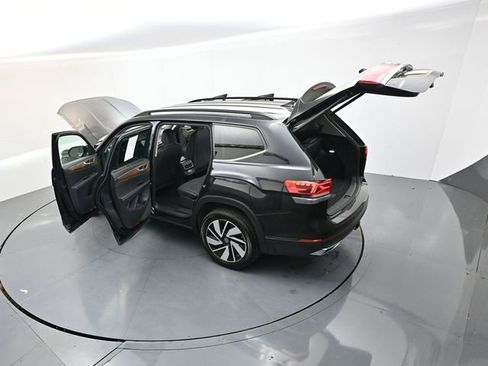 Used 2025 Volkswagen Atlas SE FWD image 45
