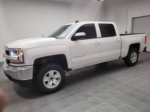 Used 2017 Chevrolet Silverado 1500 LT RWD image 2