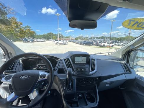 Used 2017 Ford Transit 350 XLT RWD image 11