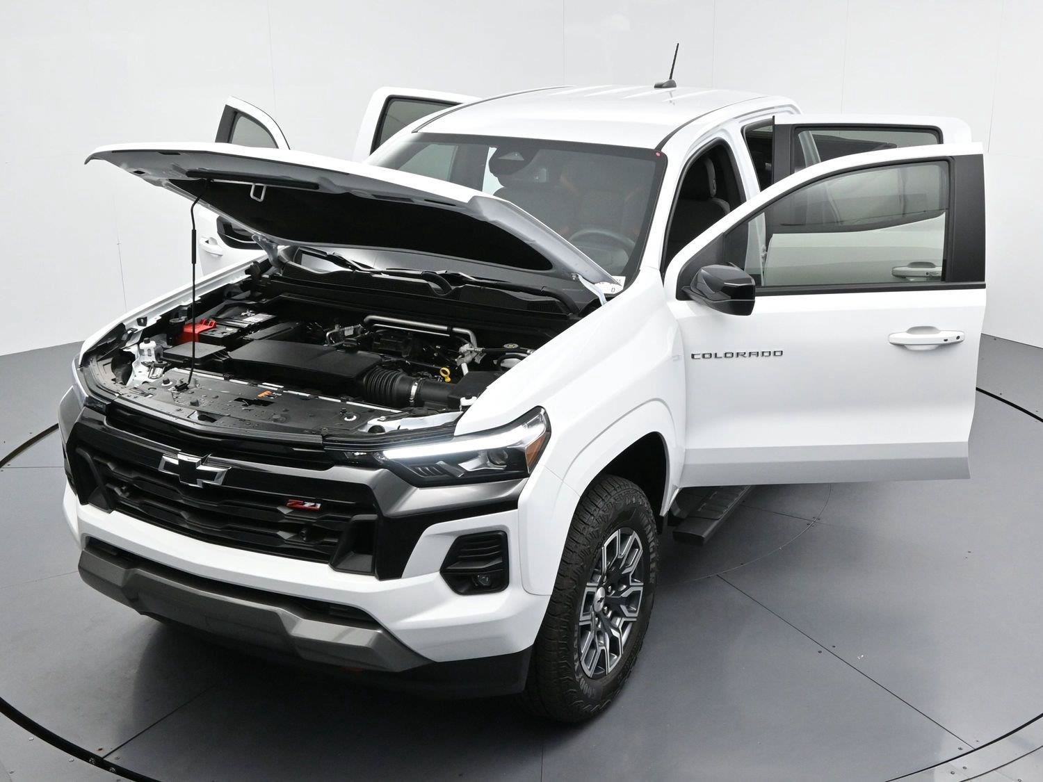 Used 2026 Chevrolet Colorado Z71 AWD/4WD image 39