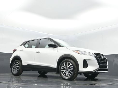 Used 2024 Nissan Kicks SV image 26