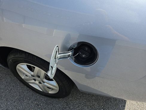 Used 2006 Chevrolet Impala LT FWD image 5