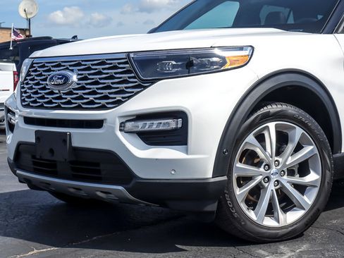 Certified 2023 Ford Explorer Platinum w/ Technology Package AWD/4WD image 2