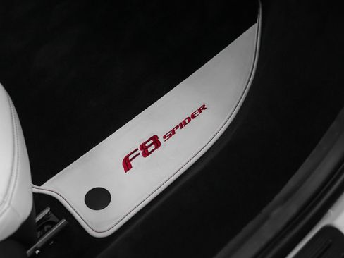 Used 2022 Ferrari F8 Tributo RWD image 22