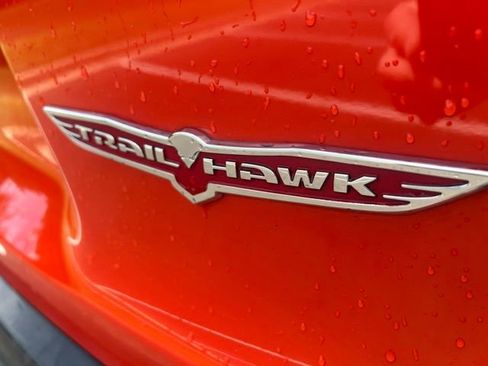 Used 2021 Jeep Cherokee Trailhawk image 8