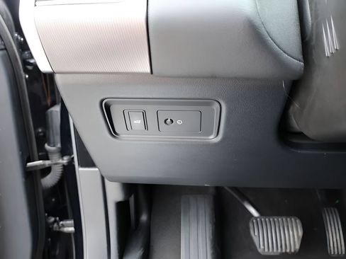 Used 2018 Land Rover Range Rover Sport HSE AWD/4WD image 35