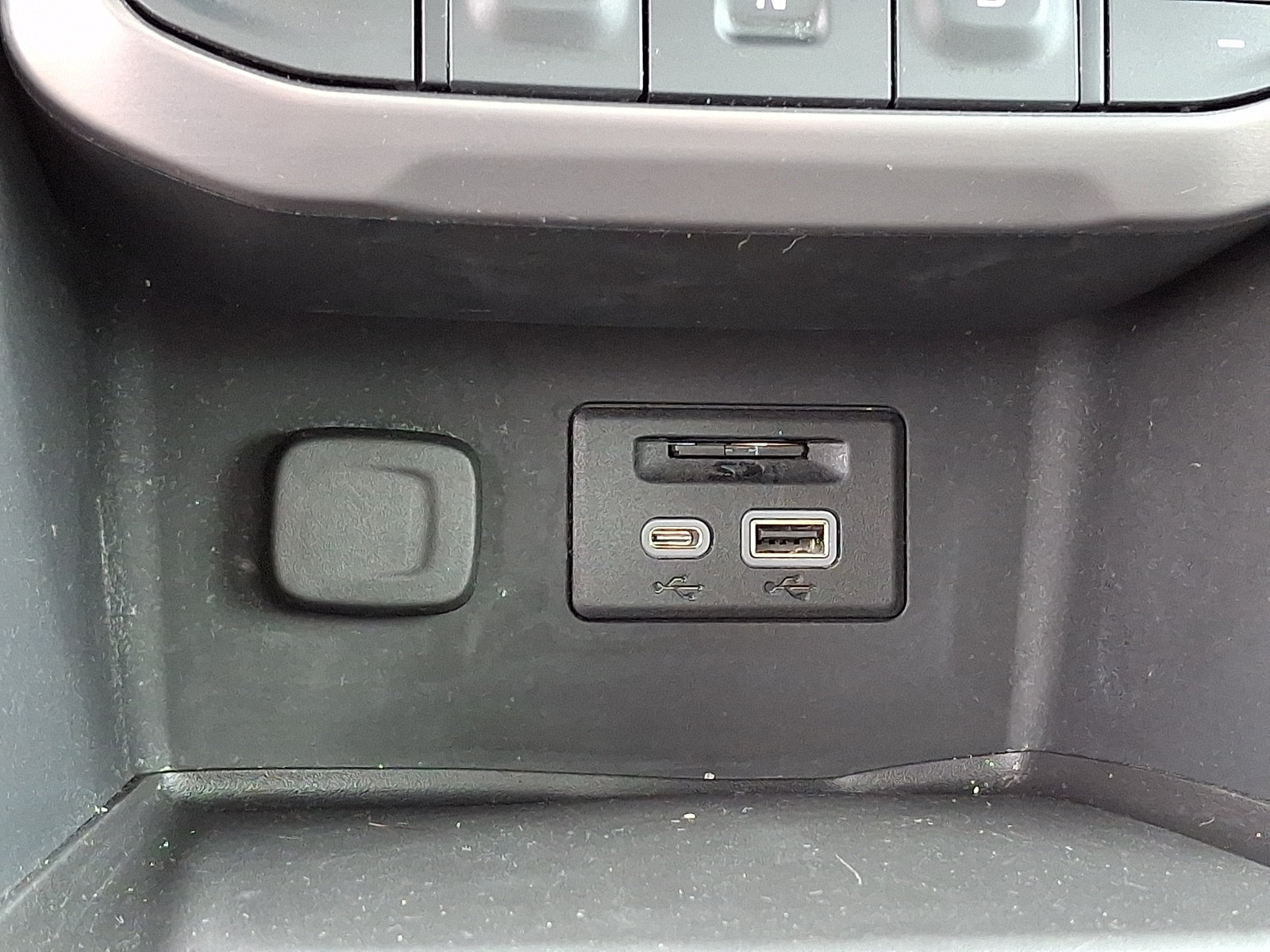 Used 2023 GMC Acadia AT4 w/ Technology Package AWD/4WD image 25