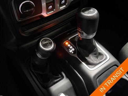 Certified 2020 Jeep Wrangler Sport AWD/4WD image 27