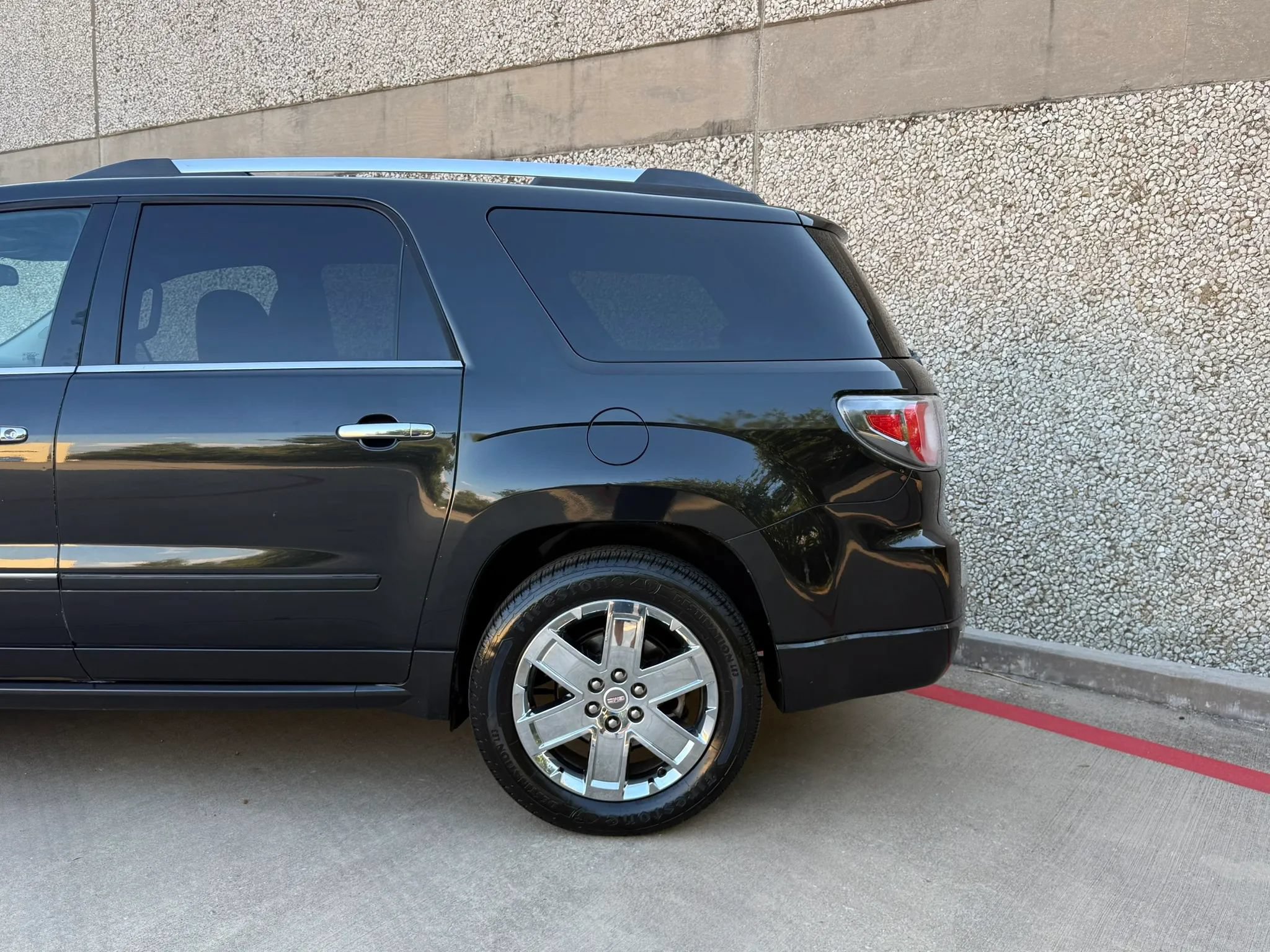 Used 2014 GMC Acadia Denali FWD image 18