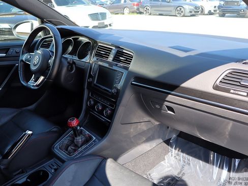 Used 2016 Volkswagen GTI SE FWD image 18