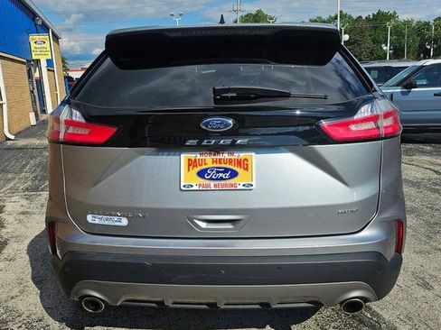 Used 2024 Ford Edge Titanium image 3