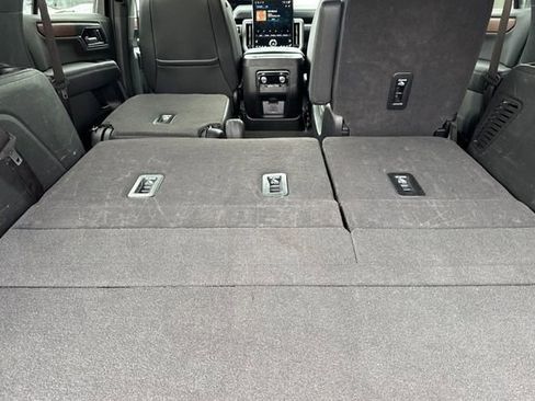 Used 2025 GMC Yukon Denali image 16
