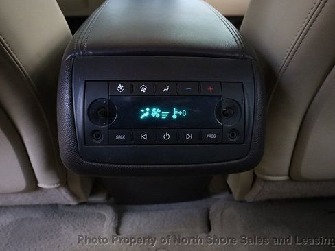 Used 2011 Buick Enclave CXL image 29