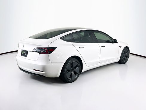 Used 2023 Tesla Model 3 Standard Range image 9