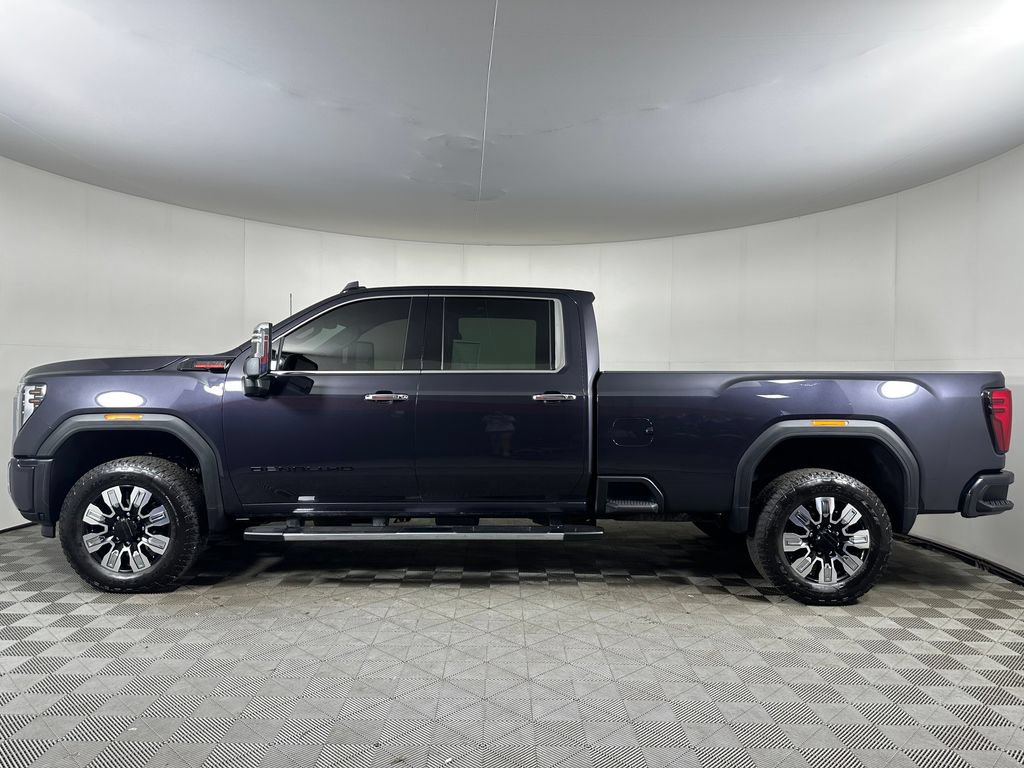 Used 2026 GMC Sierra 3500 Denali w/ Denali Reserve Package AWD/4WD image 2