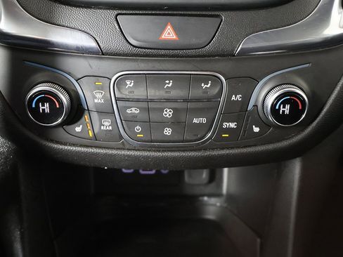 Used 2020 Chevrolet Equinox LT image 42