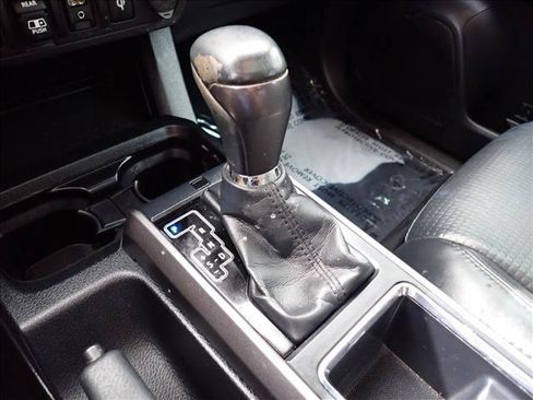 Used 2019 Toyota Tacoma TRD Off-Road AWD/4WD image 17