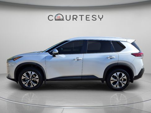 Certified 2021 Nissan Rogue SV w/ Premium Package FWD image 2