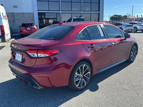 Certified 2022 Toyota Corolla SE image 3