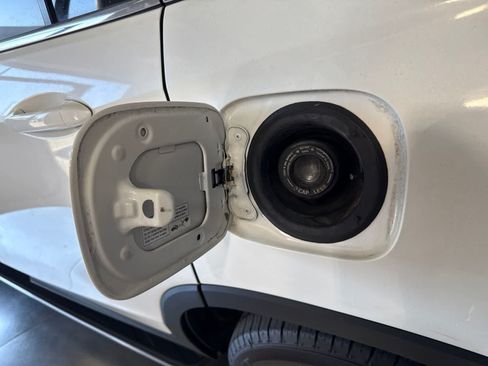 Used 2017 Honda Pilot EX-L image 9