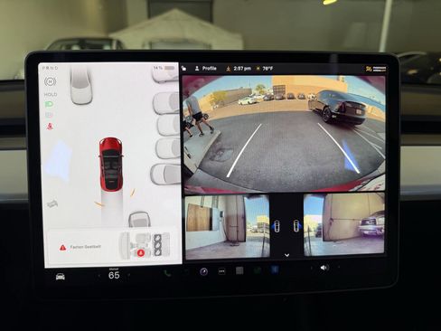 Used 2021 Tesla Model Y Long Range image 12