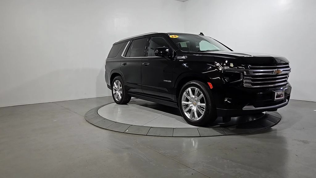 Used 2024 Chevrolet Tahoe High Country AWD/4WD image 8