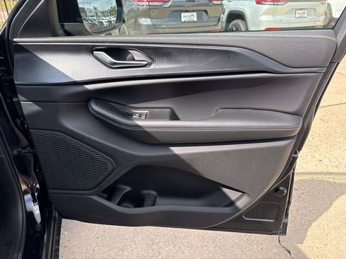 New 2025 Jeep Grand Cherokee Altitude RWD image 30