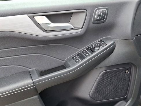 Certified 2023 Ford Escape Platinum w/ Premium Technology Package image 2