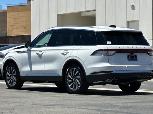 New 2026 Lincoln Aviator 2WD image 5