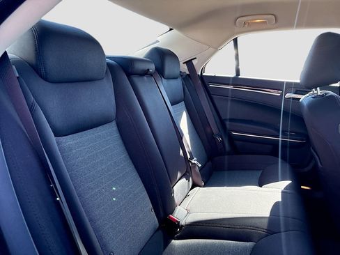 Used 2023 Chrysler 300 Touring w/ Sport Appearance Package image 24