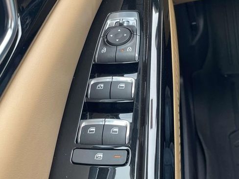 Used 2024 Kia Carnival EX image 25