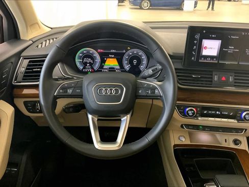 Used 2022 Audi Q5 e Premium Plus image 5