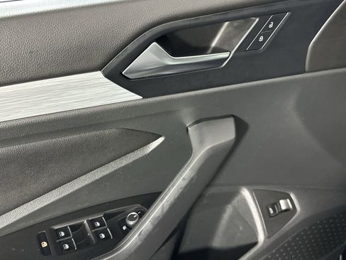 Used 2025 Volkswagen Jetta Sport image 13