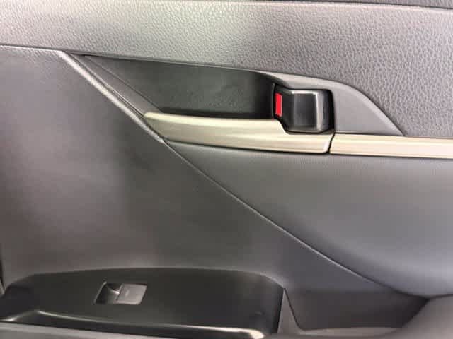 Used 2026 Toyota Camry XSE FWD image 25