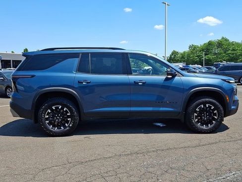 Used 2025 Chevrolet Traverse Z71 w/ Driver Confidence Package AWD/4WD image 7