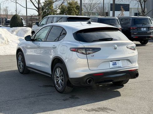 Used 2024 Alfa Romeo Stelvio Sprint image 9