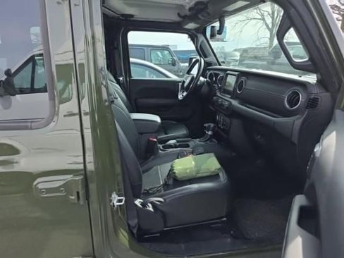 Used 2023 Jeep Wrangler Unlimited Sahara w/ Cold Weather Group image 18