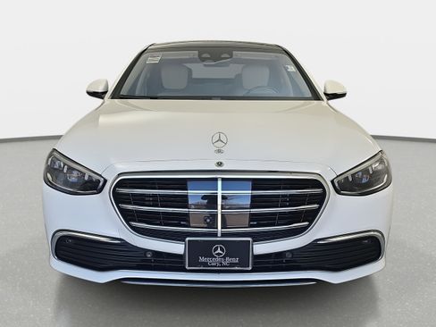 Certified 2022 Mercedes-Benz S 500 4MATIC image 2