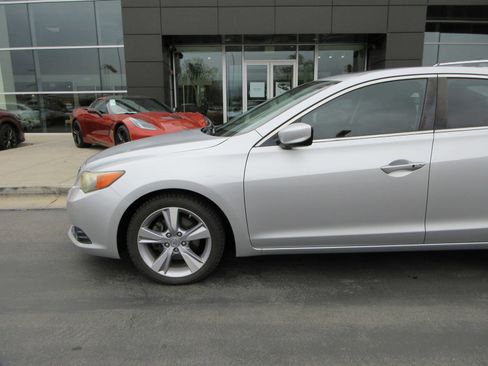 Used 2013 Acura ILX w/ Premium Package FWD image 2
