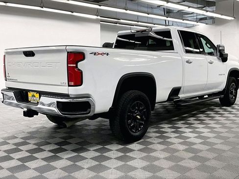 Used 2024 Chevrolet Silverado 2500 LTZ w/ LTZ Convenience Package image 12