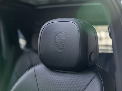 Certified 2025 Porsche Cayenne S image 37