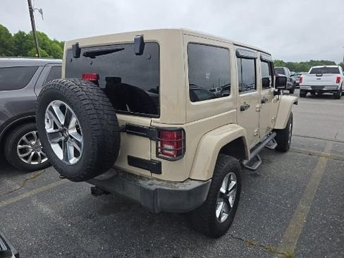 Used 2016 Jeep Wrangler Unlimited Rubicon w/ Dual Top Group AWD/4WD image 5