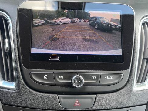 Used 2019 Chevrolet Malibu LT FWD image 34
