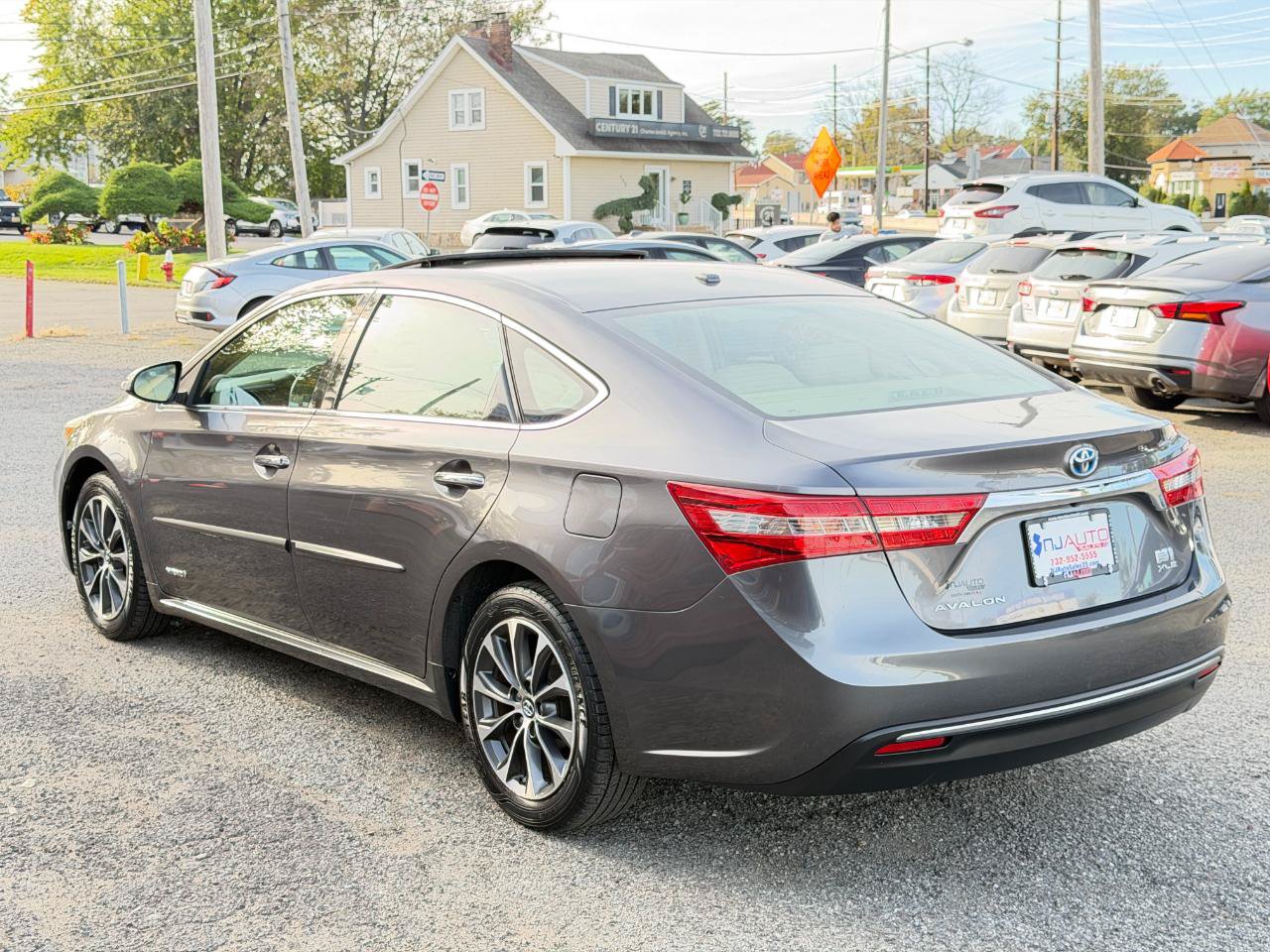 Used 2016 Toyota Avalon XLE Premium FWD image 6