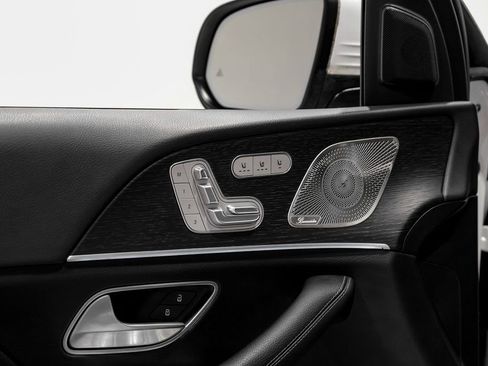 Used 2024 Mercedes-Benz GLS 450 4MATIC image 40