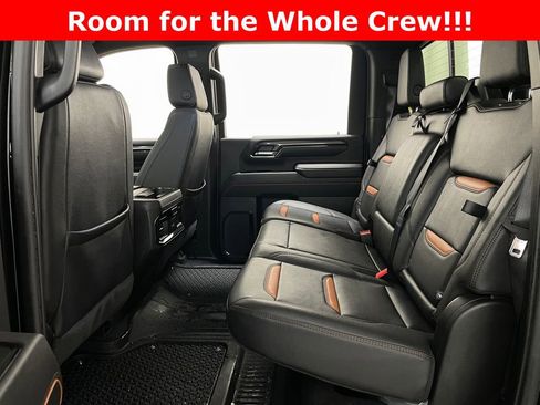 Used 2025 GMC Sierra 2500 AT4 image 14