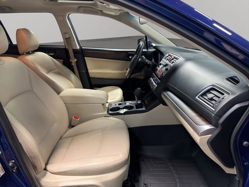 Used 2017 Subaru Outback 2.5i Limited image 19